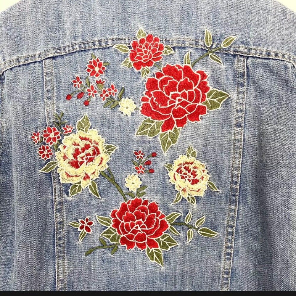 Forever 21 embroidered denim jacket - Picture 3 of 5
